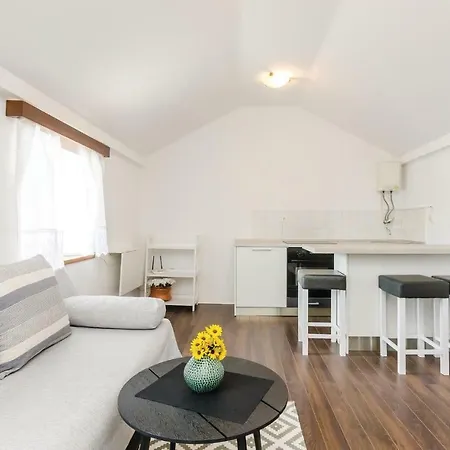 One-bedroom In Lejlighed *